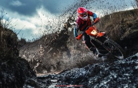 玩球直播-澳大利亚足球运动员在英超联赛的表现与贡献